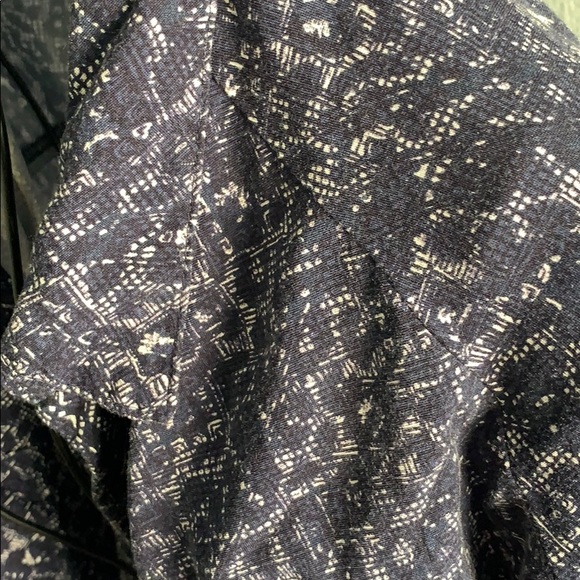 Lularoe Amy blue leopard lace button up xs - Picture 3 of 4